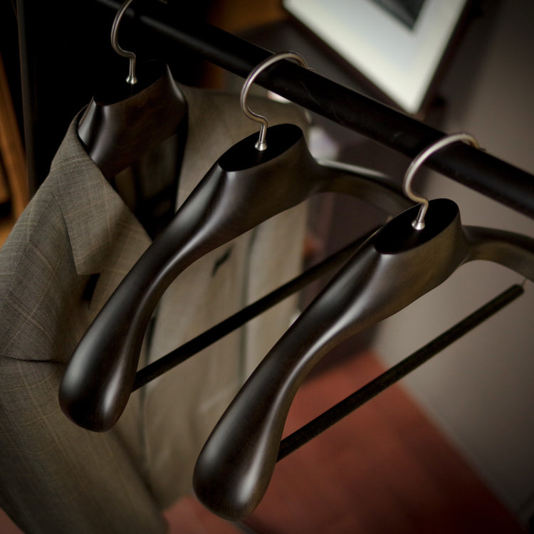 AUT-03 Suit Hanger